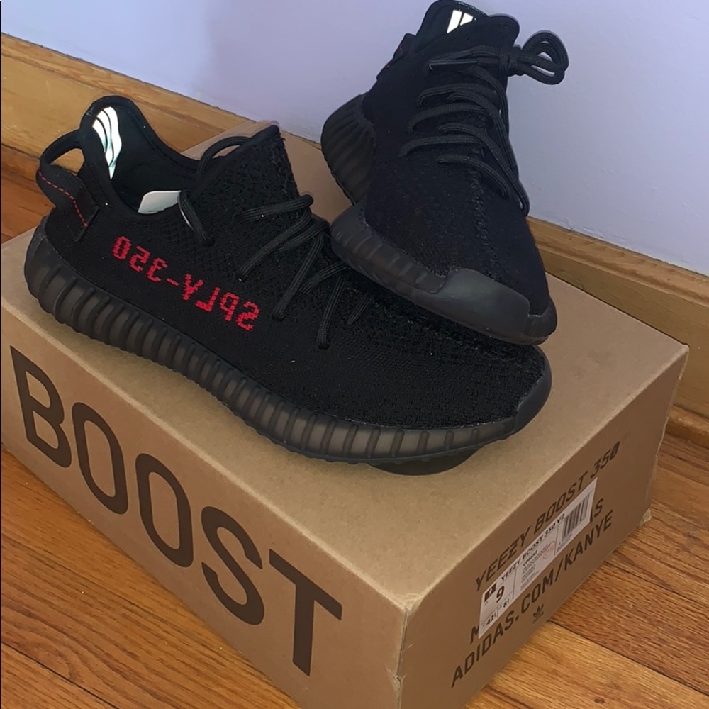 Yeezy Boost 350 V2 breds (black/red) size 9